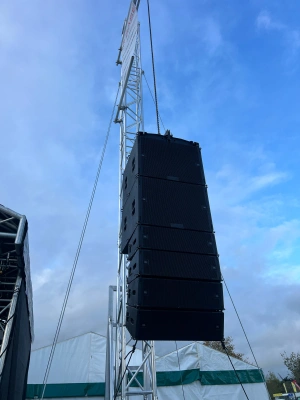 JBL VTX B18 speakers for hire